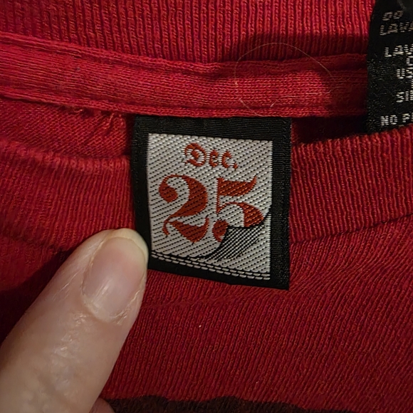 Red Santa Claus Graphic Tee - Picture 2 of 6